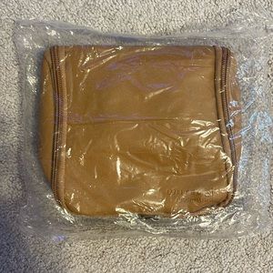 United Business First Amenity Kit